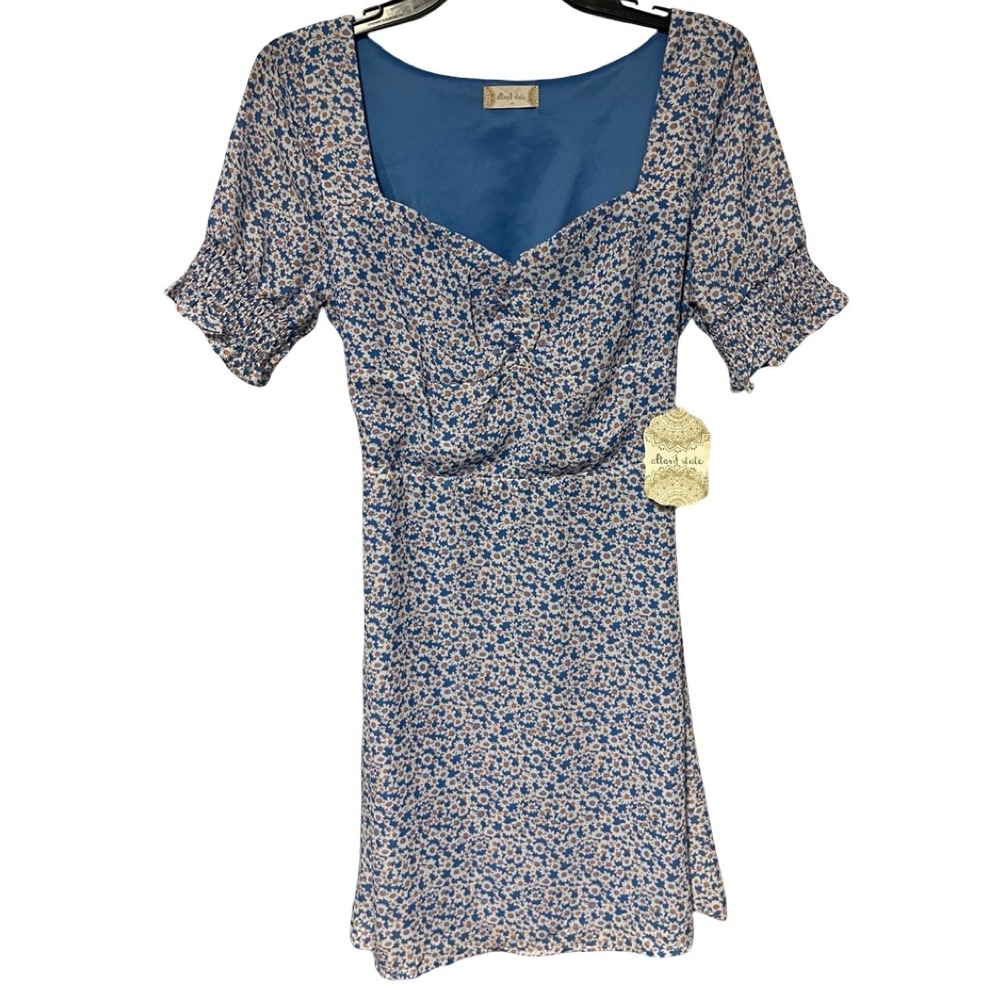 NWT Altar'd State Blue Floral Daisy Mini Dress Sweetheart Smocked Size Medium